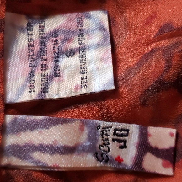 🌹Stunning tunic - Picture 3 of 5